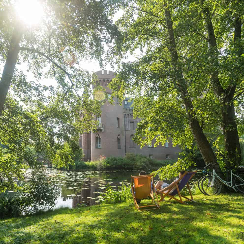 Radfahren Schloss Moyland Niederrhein © Dominik Ketz, Tourismus NRW E.V.